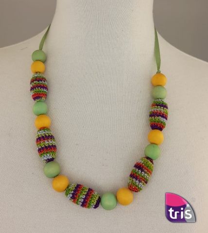 COLLAR CROCHE MULTICOLOR CORTO OVALADO