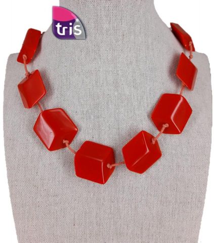 COLLAR CUBOS ACRILYC CORTO ROJO