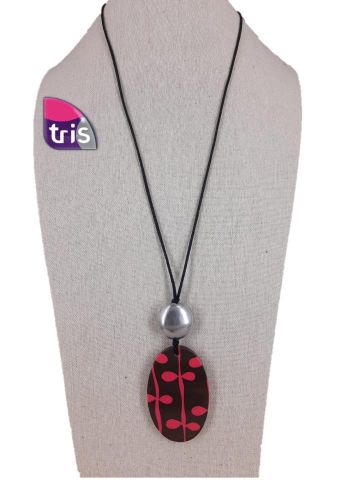 COLLAR COLG. OVAL FLORES HOJAS FUCSHIA