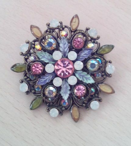 BROCHE PIEDRAS FLOR