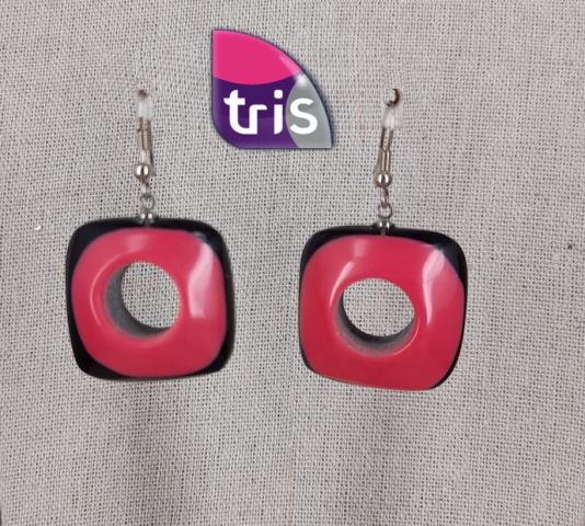 PENDIENTES CTRO. HUECO CUAD. FUCSHIA