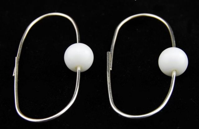 PENDIENTES AG ARO OVAL BOLA BLANCA 2,93G